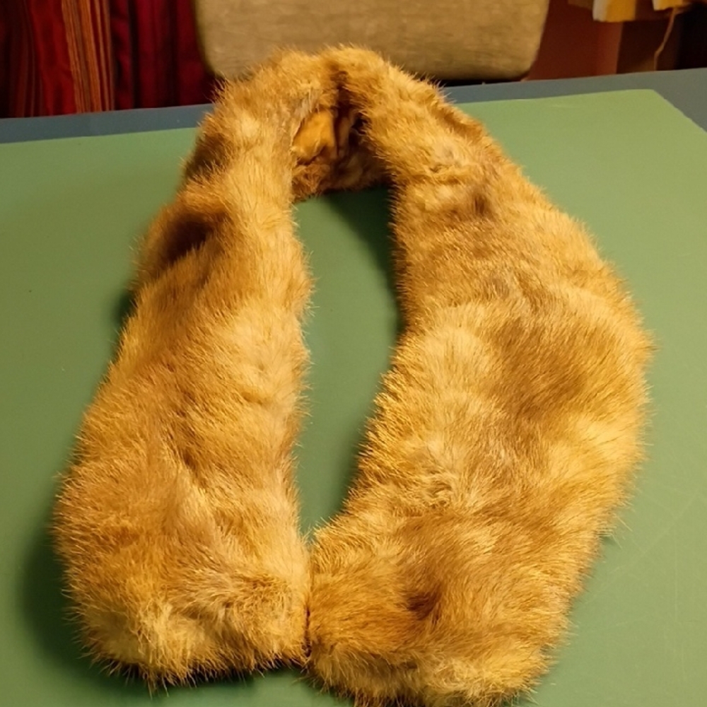 Vintage Tan Mink? Fur Stole Or Scarf Soft Clips On Each End Of Fur Granny Chic